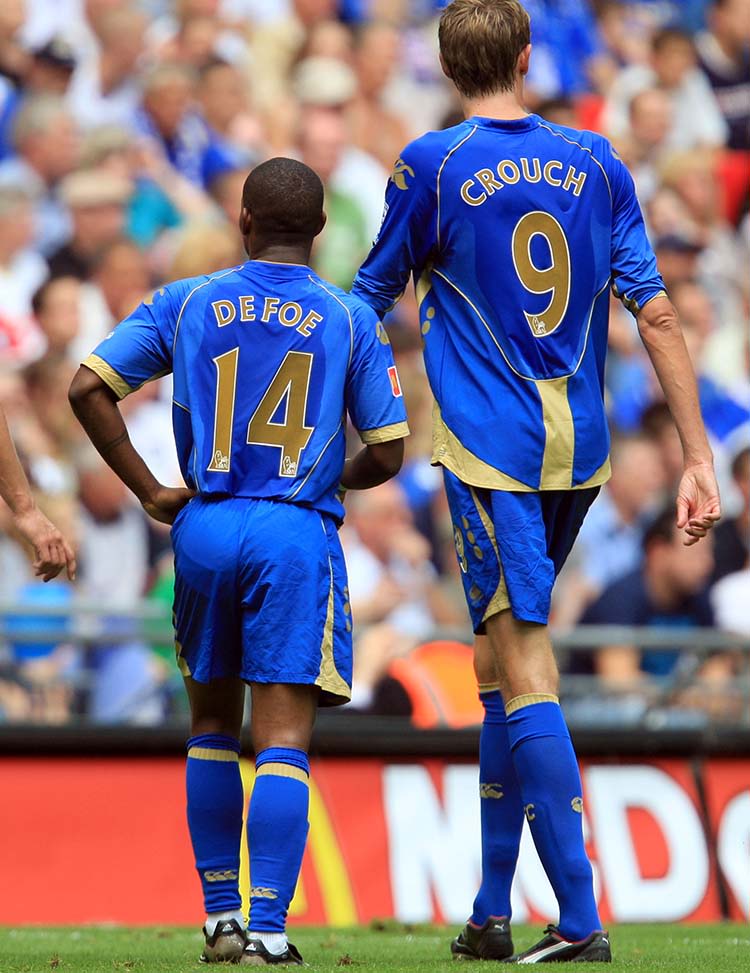 Jermain Defoe and Peter Crouch playing for Portsmouth