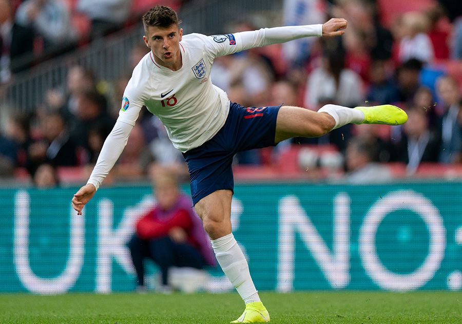 England's Mason Mount takes a shot